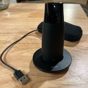 Lumen Metabolism tracker with case and charging base